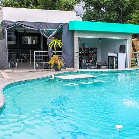 The Escape Lodge ลุซากา ภายนอก รูปภาพ