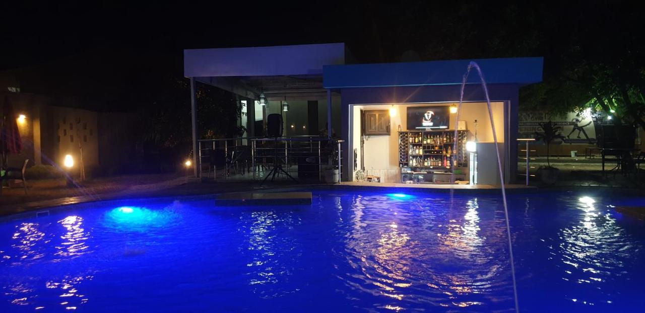 The Escape Lodge ลุซากา ภายนอก รูปภาพ
