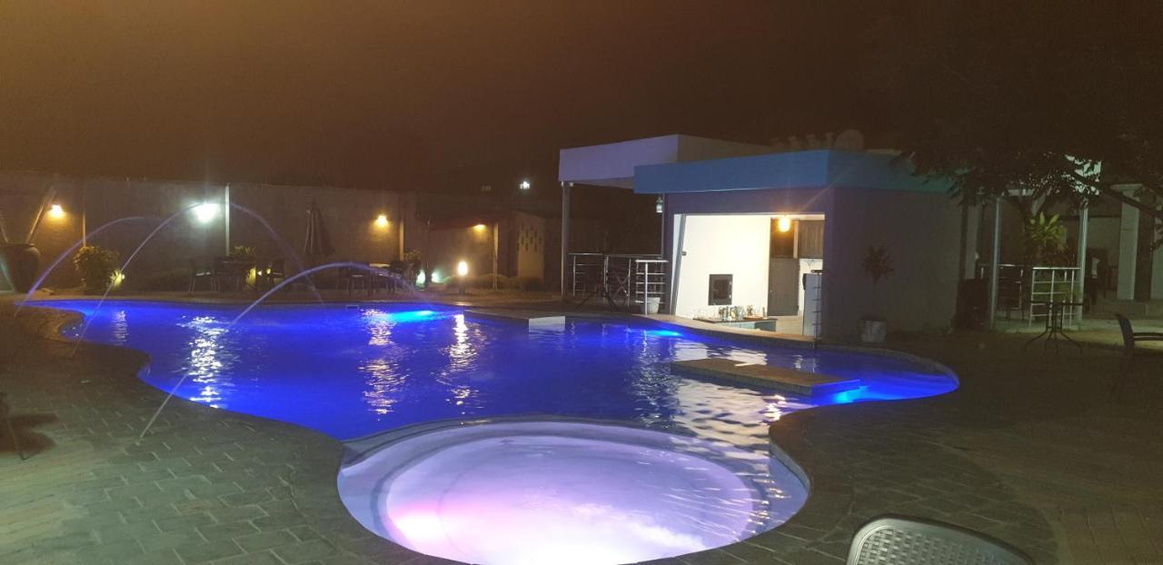 The Escape Lodge ลุซากา ภายนอก รูปภาพ