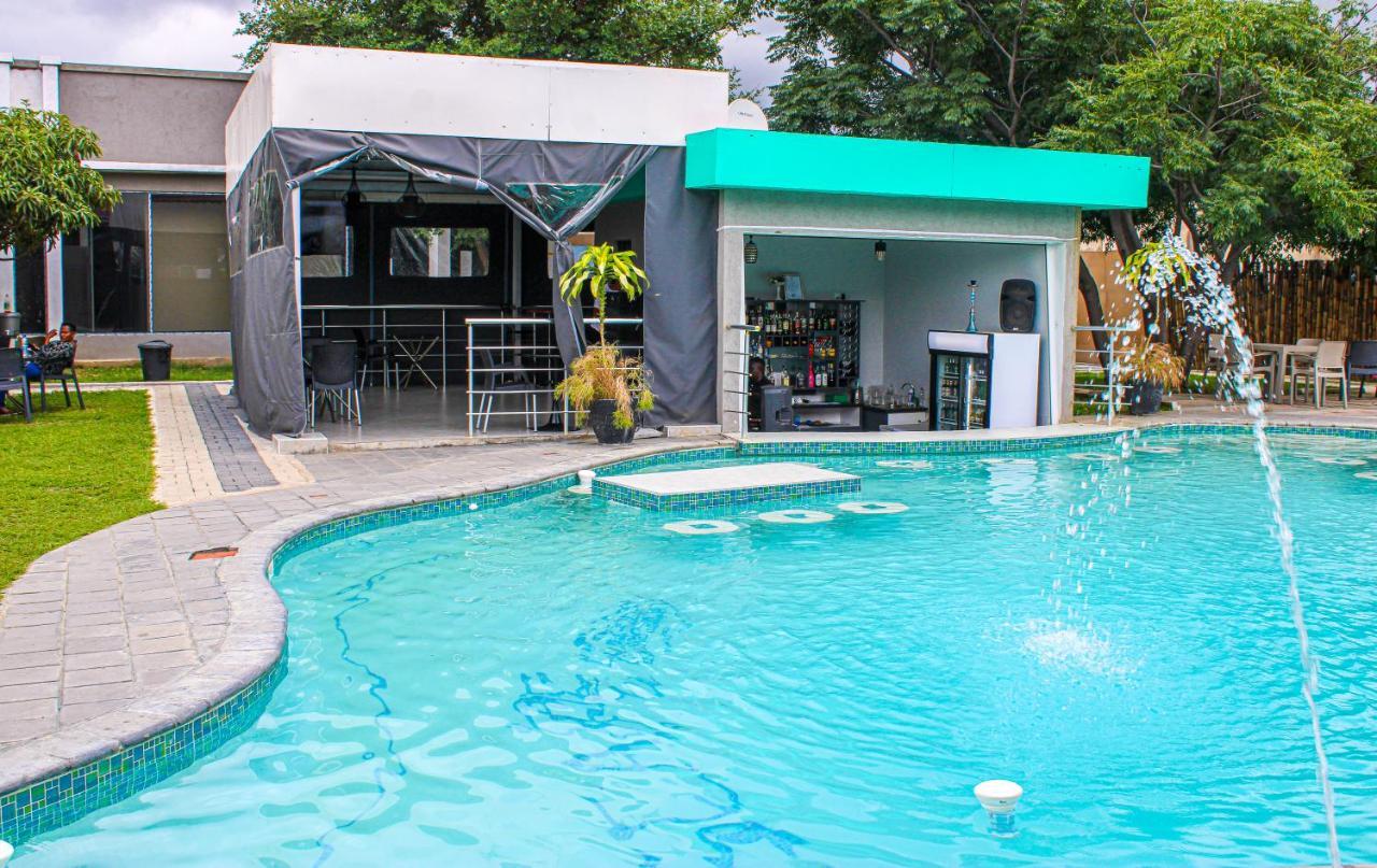 The Escape Lodge ลุซากา ภายนอก รูปภาพ